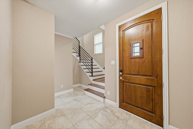 Building Photo - 1113 W 18th St