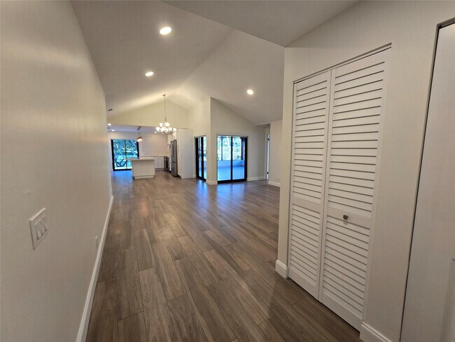 Building Photo - 2177 Montpeliar