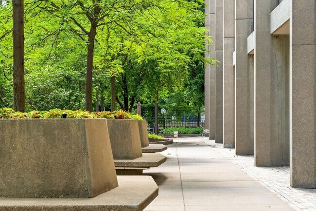 Building Photo - 19 S 1st St