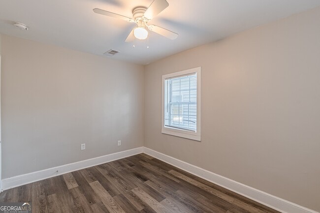 Building Photo - 1376 Westmont Rd SW