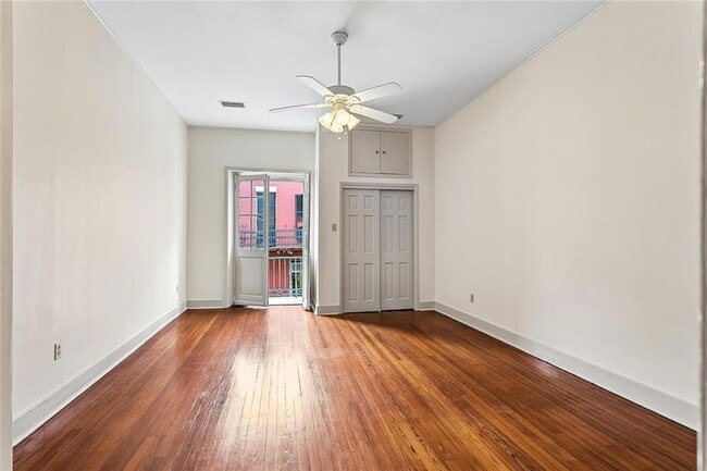 Building Photo - 629 Royal St