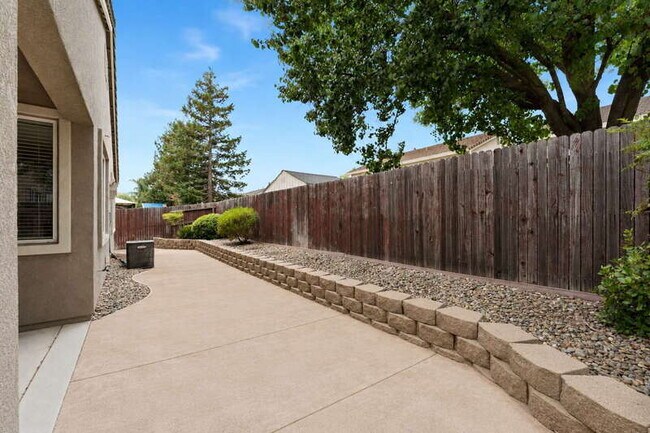 Building Photo - 8532 Hawley Way