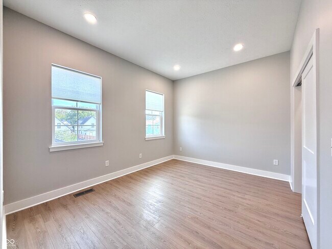 Building Photo - 2237 Carrollton Ave
