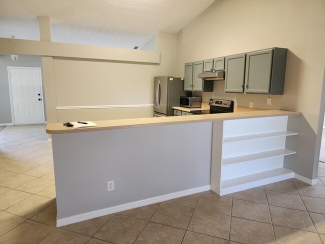 Building Photo - 1415 Hill Ave