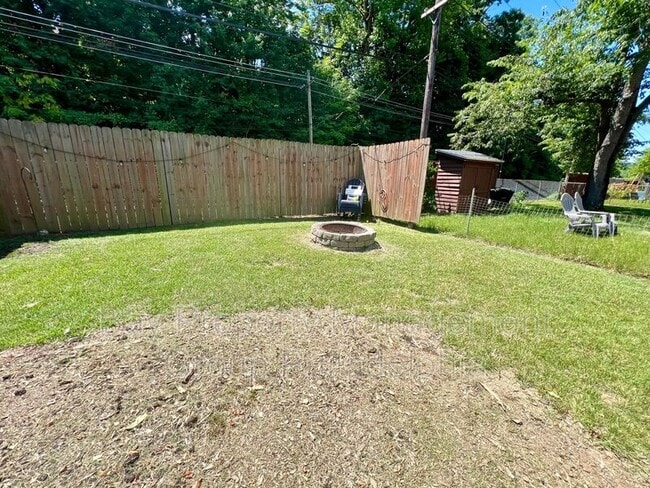 Building Photo - 4818 Woodland Ave