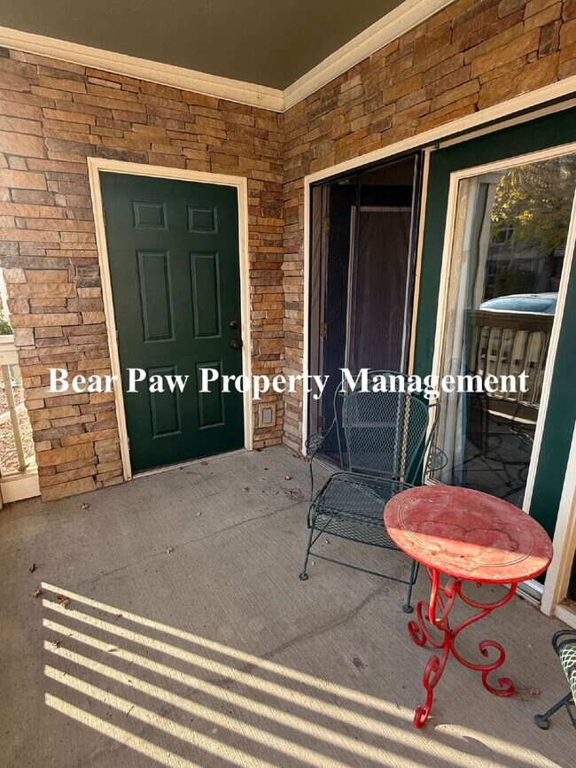 Building Photo - GREAT Price on this Spacious 2-Bed, 2-Bath Condo Retreat"