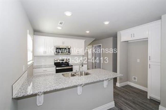Building Photo - Awesome home with great location in Rogers