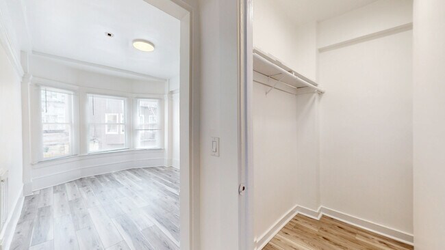 Building Photo - 1049 Post St
