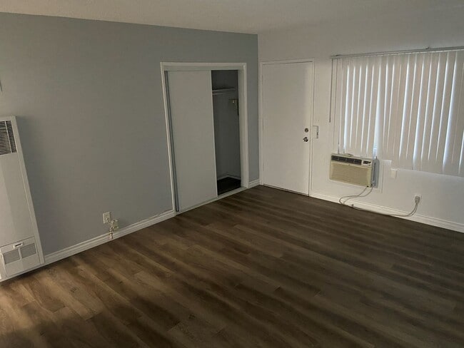 Building Photo - 832 N Azusa Ave