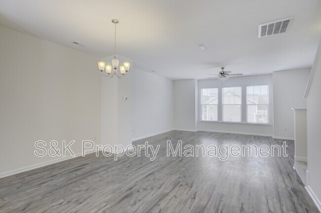 Building Photo - 1457 Independence Blvd