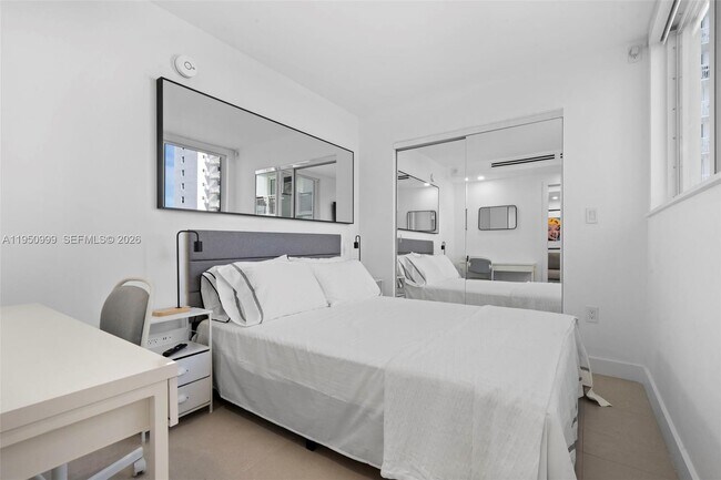 Building Photo - 345 Ocean Dr