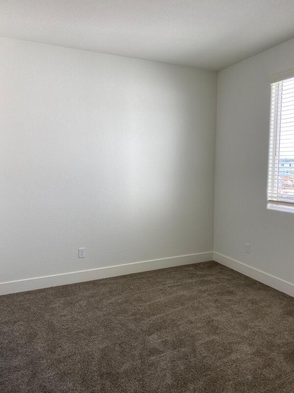 Building Photo - 2465 Pineda Dr