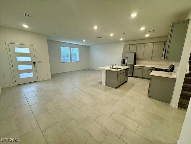 Building Photo - 337 Laurel Peak Dr