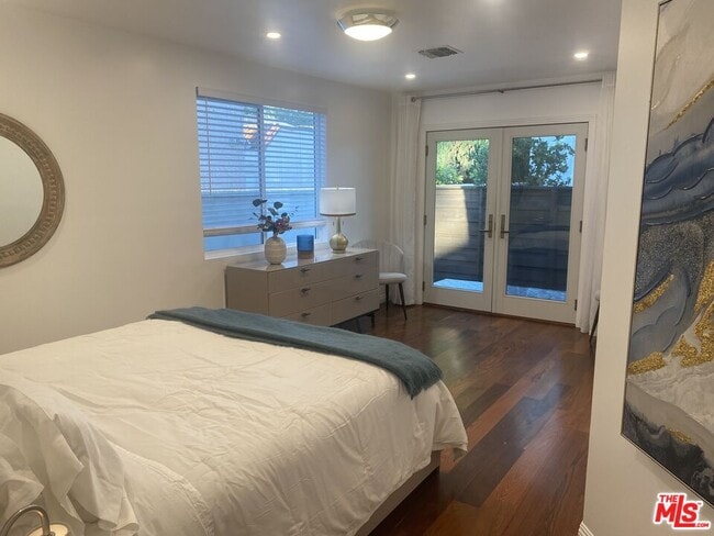 Building Photo - 2152 Parnell Ave