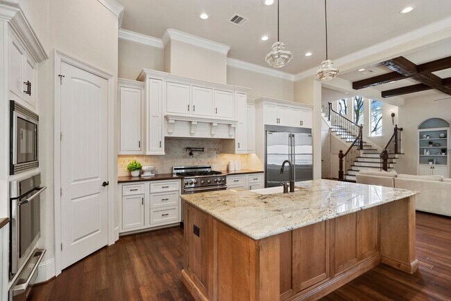 Building Photo - 622 Pink Azalea Trail