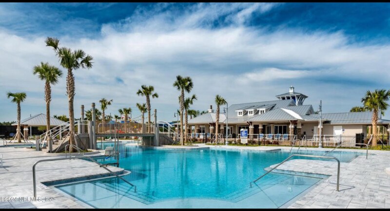 Building Photo - 242 Silverleaf Village Dr