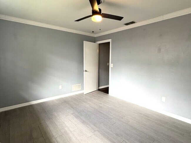 Building Photo - Beautiful 3 Bedroom Port Orange Home!