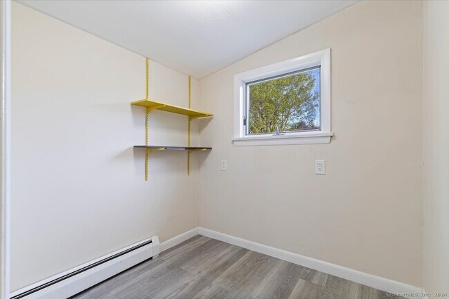 Building Photo - 3 Alscot Dr