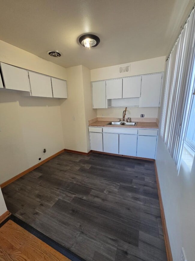 Building Photo - 8641 W Lapham St