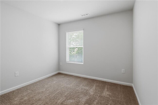 Building Photo - 56 Berryville Dr