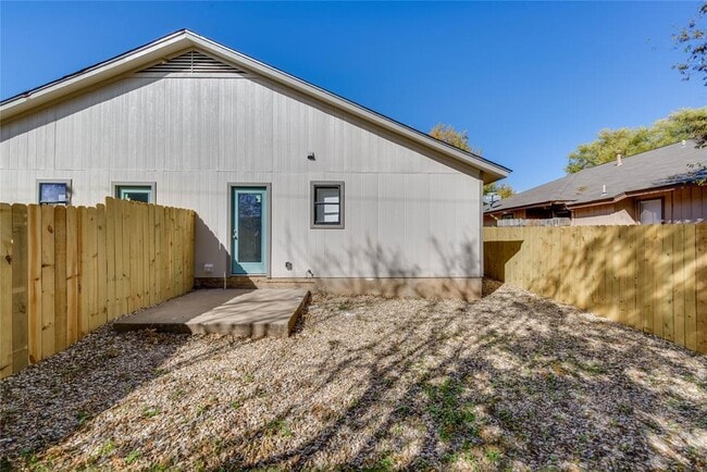 Building Photo - 913 Chisholm Cove