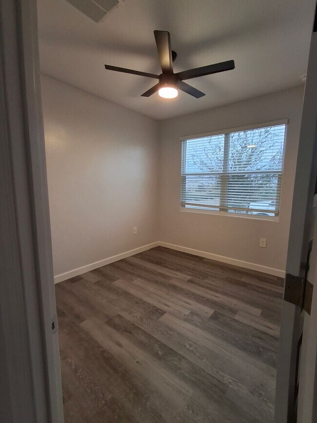 Building Photo - 36672 N Asturian Vly Wy