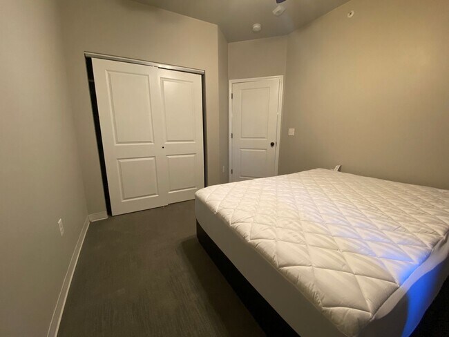 Building Photo - $1,500 | 1 Bedroom, 1 Bathroom Condo | No ...