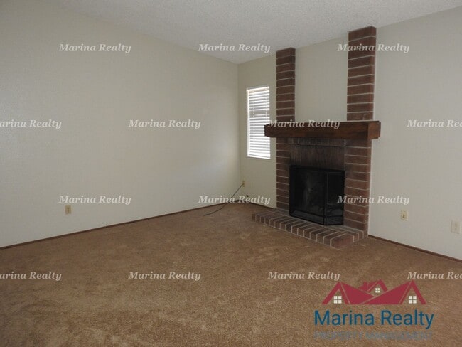 Building Photo - 2 bed 2 bath single family home in established neighborhood in City of Suisun