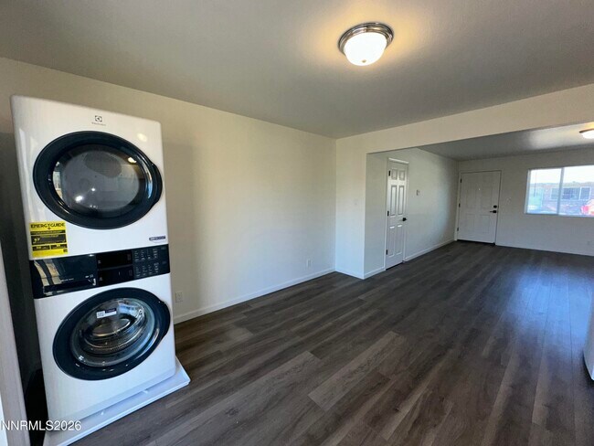 Building Photo - 2350 Orange Ln