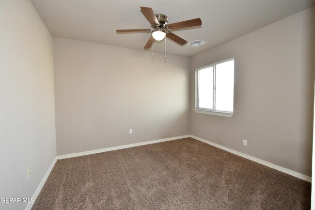 Building Photo - 300 Saltford Pl