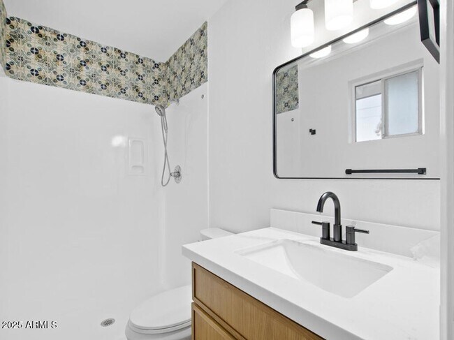 Building Photo - Mesa remodeled home