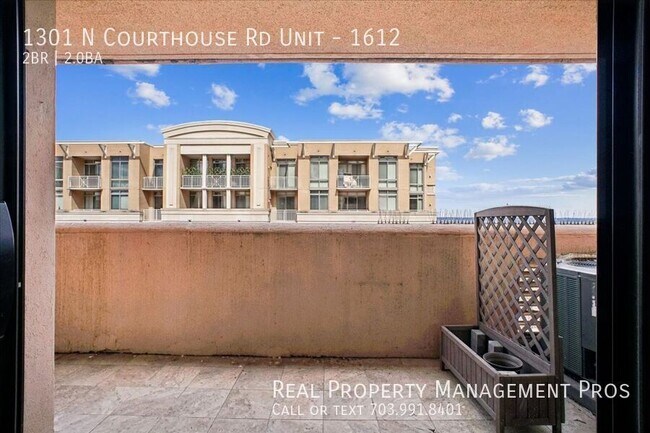 Building Photo - 1301 N Courthouse Rd