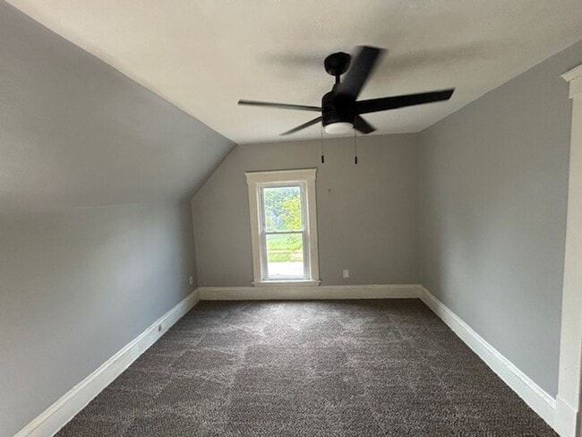 Building Photo - 3 Bed - 1 Bath Single Family Home in Elyria