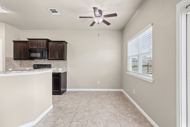 Building Photo - Move-In Ready! 3 Bed, 2Ba Home in Westfiel...