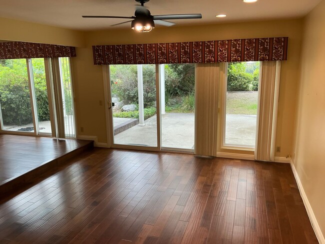Building Photo - Charming 4 Bedroom 2 Bath 2 Story Home in the City of Fullerton