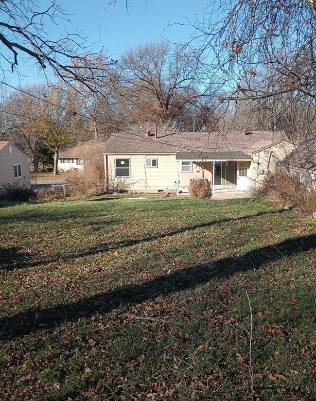 Building Photo - Beautifully Updated Home in KCMO!