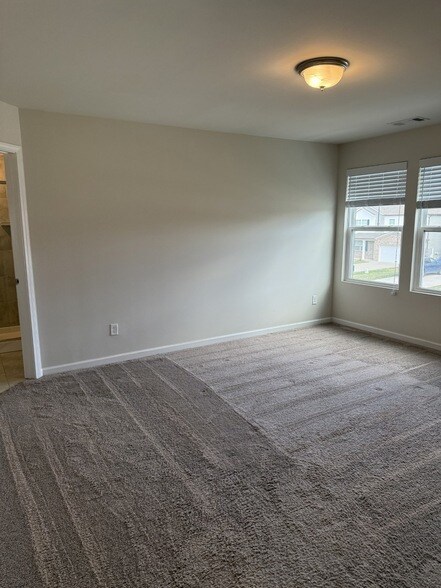 Building Photo - 4417 Hoboken Wy