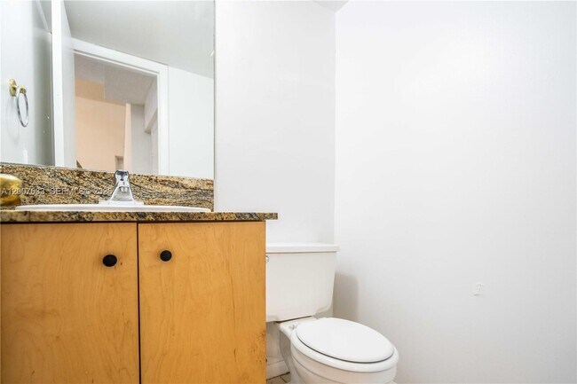 Building Photo - 600 N Rio Vista Blvd