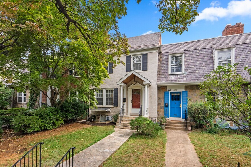 Building Photo - 1711 37th St NW
