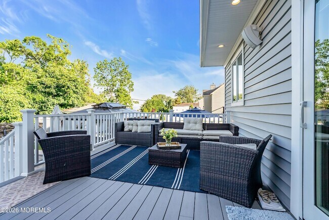 Building Photo - 243 Overbrook Ave