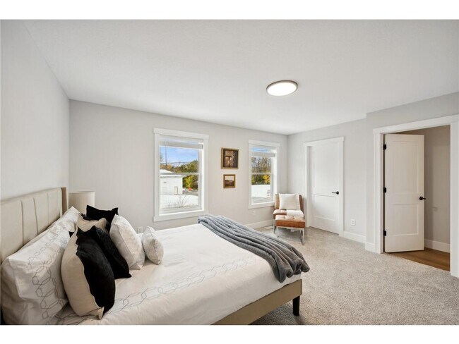 Building Photo - 3411 Douglas Dr N