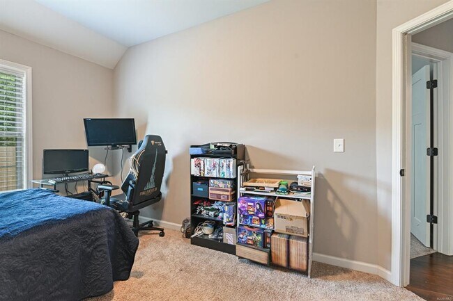 Building Photo - 905 Overture Dr