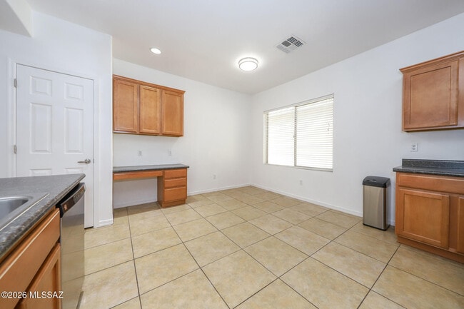 Building Photo - 10401 Yew Pl