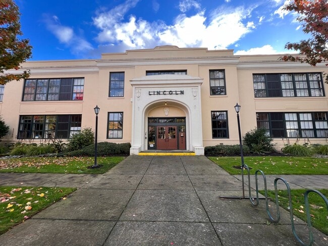 Primary Photo - Historic Lincoln School Condo in downtown Eugene