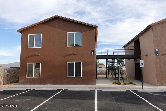 Building Photo - 6002 1/2 Pam McCall Drive Unit 3