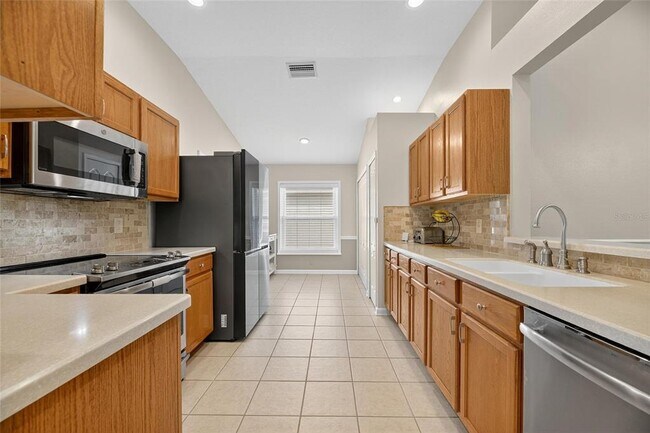 Building Photo - 12414 Cedarfield Dr