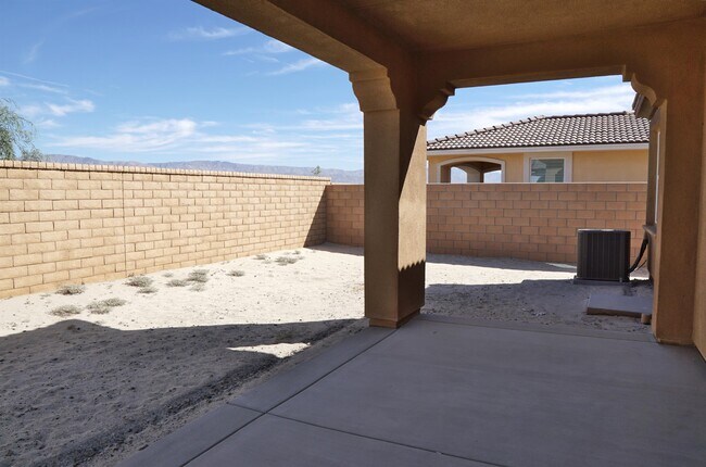 Building Photo - 73528 Cierra St