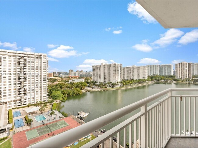 Building Photo - 18071 Biscayne Blvd