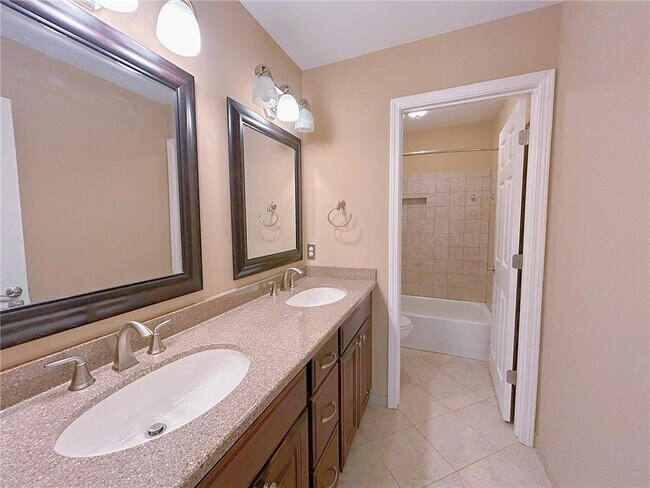 Building Photo - 280 Graystone Way