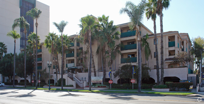 Primary Photo - BROADWAY PLAZA APTS